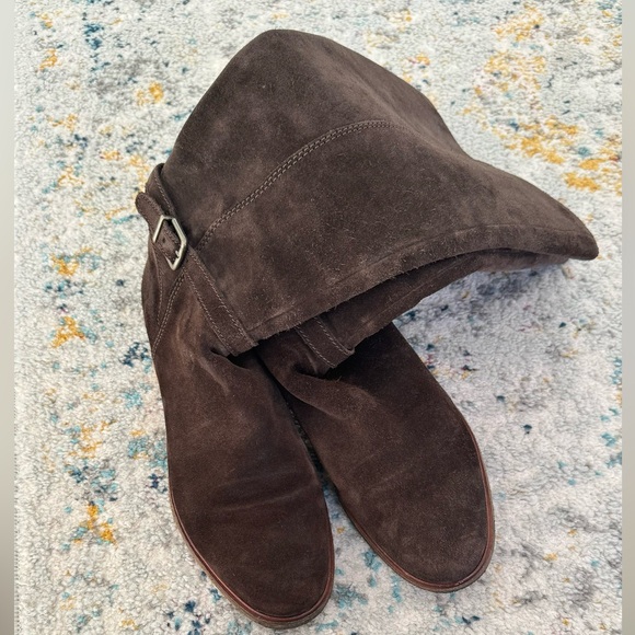 Clarcks Brown suede leather knee-high boots with buckle closure and side zipper - Picture 9 of 10